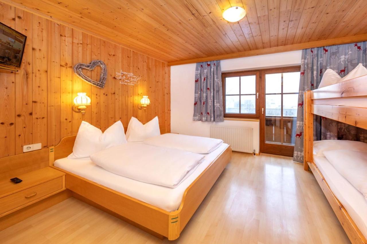 Pension Alpenrose Maishofen Exterior photo