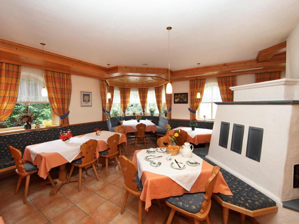 Pension Alpenrose Maishofen Exterior photo